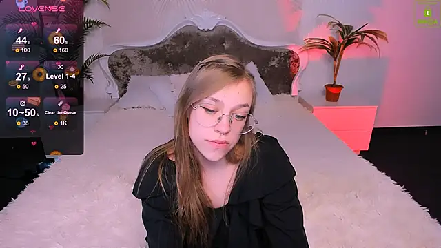 LayriantaVee online show from January 2025 10:06:02 AM