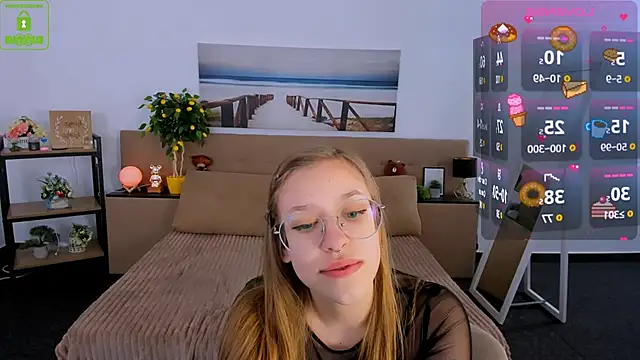 LayriantaVee online show from February 2025 01:11:02 PM