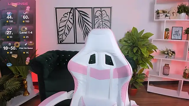 LayriantaVee online show from February 2025 06:51:01 AM