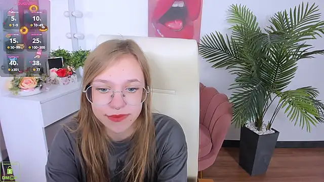 LayriantaVee online show from September 2025 06:14:01 AM