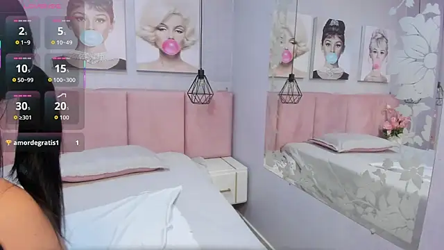 Snapshot of Sensual_Sophie_ chatting on December 2025 11:33:02 PM Sensual Sophie online show from December 2025 11:33:02 PM