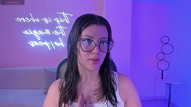 Snapshot of AmberFarrell chatting on June 2026 08:11:02 PM AmberFarrell online show from June 2026 08:11:02 PM