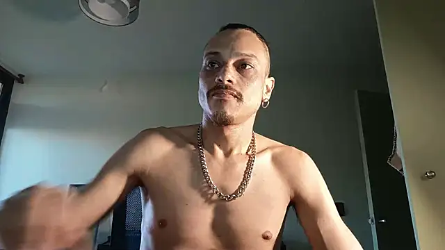 villanocat online show from November 2025 11:06:01 PM