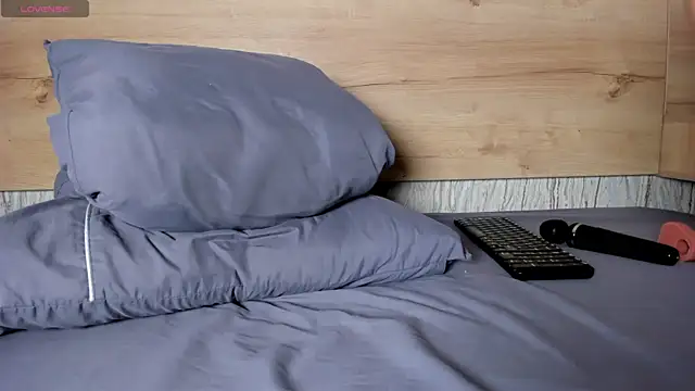 Snapshot of shysweets chatting on January 2026 12:42:01 PM shysweets online show from January 2026 12:42:01 PM