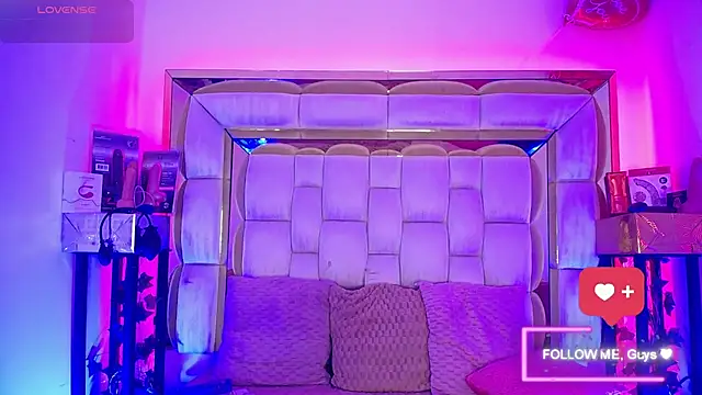 Snapshot of Princess_Helena chatting on February 2025 04:29:01 AM Princess Helena online show from February 2025 04:29:01 AM