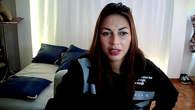 Snapshot of Hanna_Charming chatting on January 2026 04:53:02 PM Hanna Charming online show from January 2026 04:53:02 PM