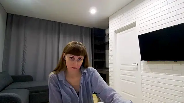 Daniella Lorente online show from May 2026 10:37:01 PM