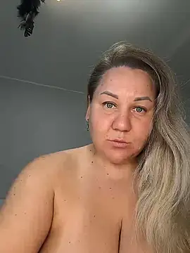 Snapshot of Anna_Curvy chatting on July 2026 03:42:01 AM Anna Curvy online show from July 2026 03:42:01 AM