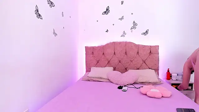 jade dakota   online show from October 2025 12:00:02 AM