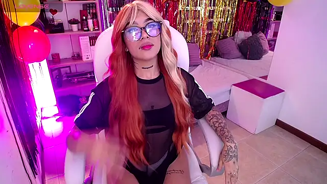 AliceWalker 11 online show from September 2025 08:21:01 PM