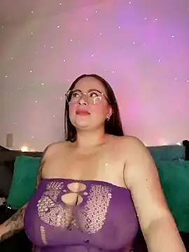 soofy   online show from December 2025 03:47:01 AM