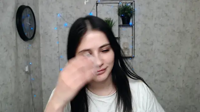 Snapshot of AliceSexyyy_ chatting on December 2024 11:21:01 PM AliceSexyyy online show from December 2024 11:21:01 PM