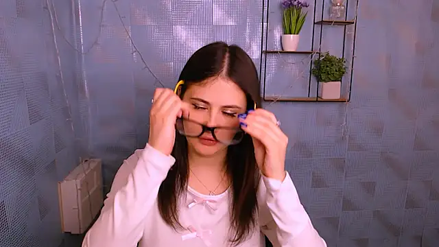 Snapshot of AliceSexyyy_ chatting on January 2025 01:30:01 PM AliceSexyyy online show from January 2025 01:30:01 PM