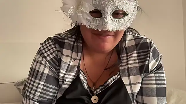 Snapshot of MashaCL chatting on October 2025 12:46:02 PM MashaCL online show from October 2025 12:46:02 PM