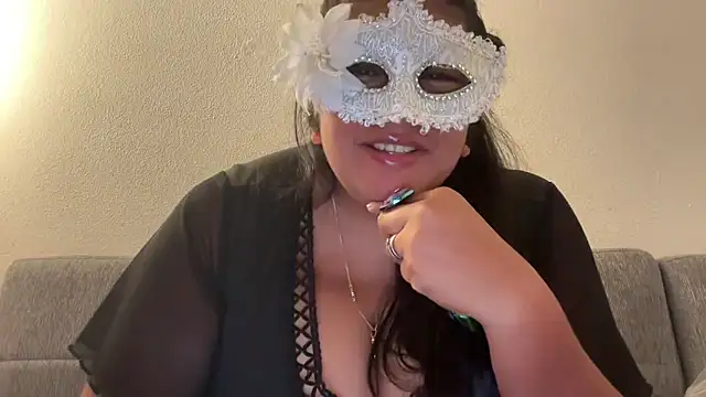 Snapshot of MashaCL chatting on November 2025 05:15:01 PM MashaCL online show from November 2025 05:15:01 PM