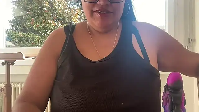 Snapshot of MashaCL chatting on November 2025 08:26:01 AM MashaCL online show from November 2025 08:26:01 AM