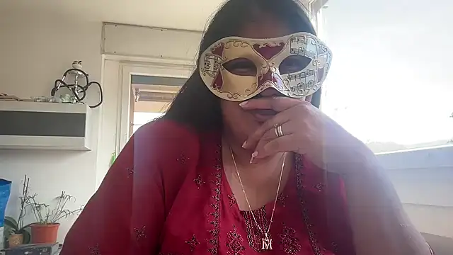 Snapshot of MashaCL chatting on November 2025 10:15:02 AM MashaCL online show from November 2025 10:15:02 AM