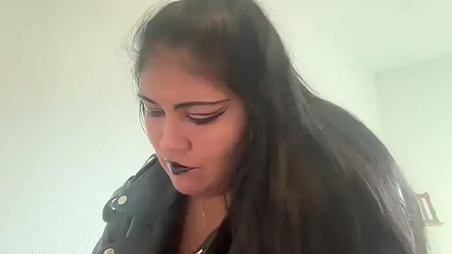 Snapshot of MashaCL chatting on November 2025 08:56:01 AM MashaCL online show from November 2025 08:56:01 AM