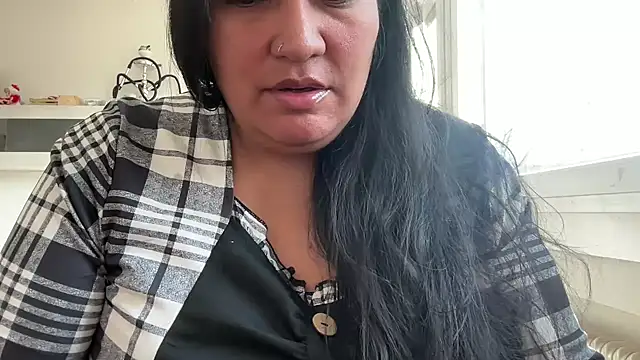 Snapshot of MashaCL chatting on November 2025 09:19:02 AM MashaCL online show from November 2025 09:19:02 AM