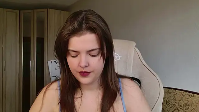 Snapshot of showmeparadise chatting on May 2026 12:34:01 PM showmeparadise online show from May 2026 12:34:01 PM