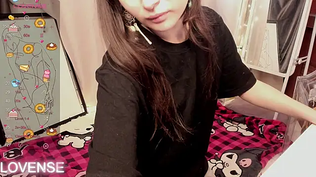 Emily Strikeee online show from April 2026 01:11:01 AM