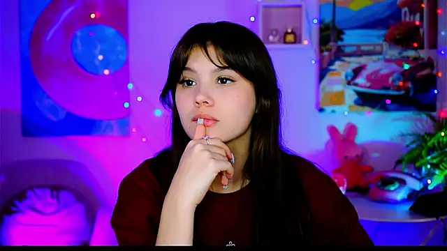 EvaThopson online show from February 2026 01:11:01 PM