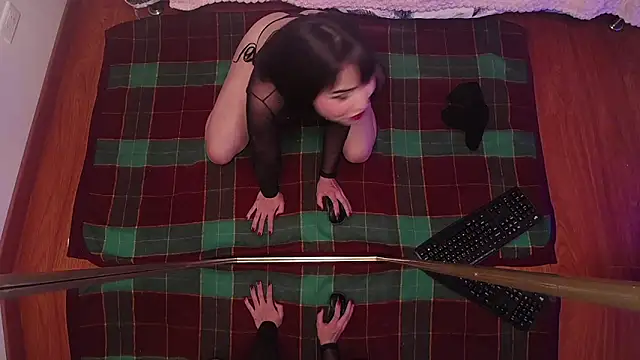 Snapshot of Escarlett_Wii chatting on February 2025 04:25:01 PM Escarlett Wii online show from February 2025 04:25:01 PM