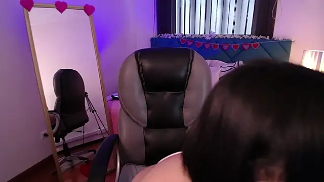 Snapshot of Escarlett_Wii chatting on February 2025 01:05:01 PM Escarlett Wii online show from February 2025 01:05:01 PM