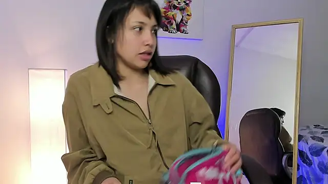 Snapshot of Escarlett_Wii chatting on October 2025 01:19:01 PM Escarlett Wii online show from October 2025 01:19:01 PM