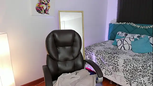 Snapshot of Escarlett_Wii chatting on October 2025 01:09:01 PM Escarlett Wii online show from October 2025 01:09:01 PM