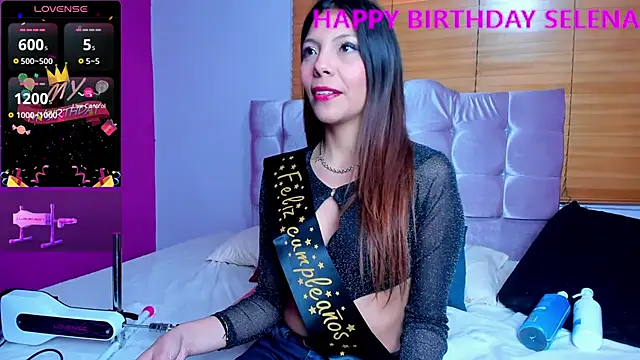 Selenakyle92  online show from February 2025 06:51:01 PM