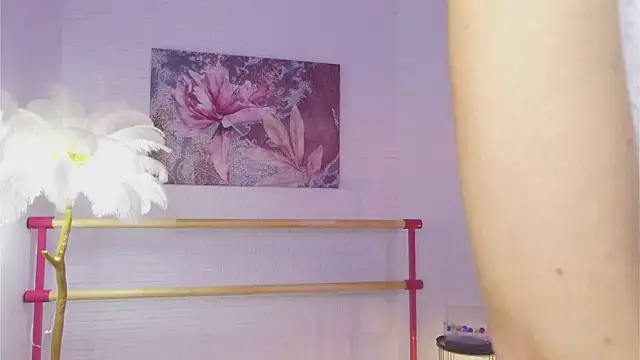 lylylovesyou online show from December 2024 05:50:01 AM