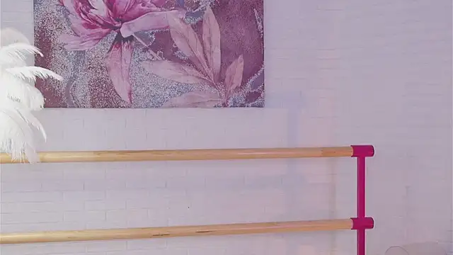 lylylovesyou online show from January 2025 11:52:01 AM