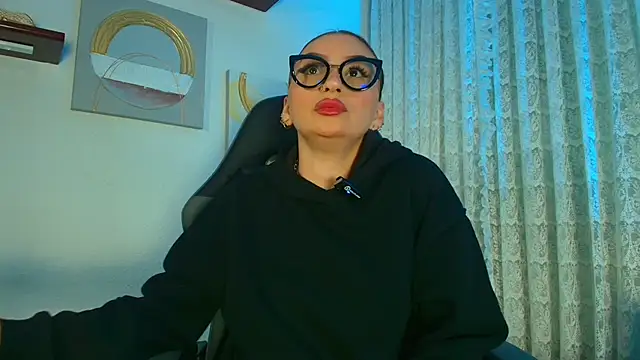 Snapshot of ArkaBella chatting on September 2025 08:11:02 PM ArkaBella online show from September 2025 08:11:02 PM