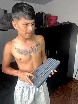 Snapshot of The__Rodriguez chatting on September 2025 06:24:01 PM The Rodriguez online show from September 2025 06:24:01 PM