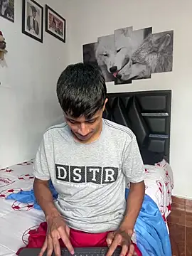 Snapshot of The__Rodriguez chatting on December 2025 04:35:02 PM The Rodriguez online show from December 2025 04:35:02 PM