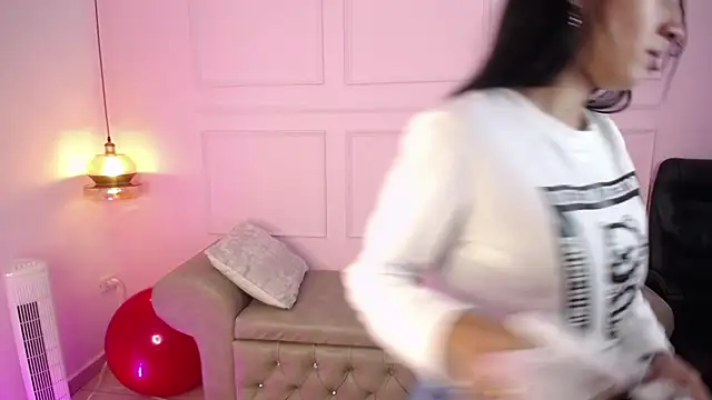 Snapshot of yenny_garcia chatting on March 2025 12:05:01 AM yenny garcia online show from March 2025 12:05:01 AM