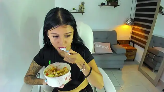 Snapshot of yenny_garcia chatting on September 2025 05:35:02 PM yenny garcia online show from September 2025 05:35:02 PM