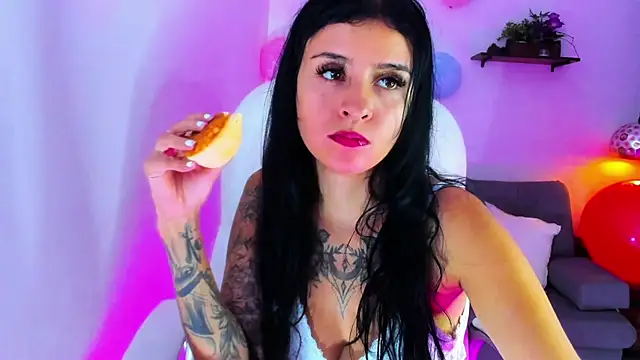 Snapshot of yenny_garcia chatting on October 2025 06:40:02 PM yenny garcia online show from October 2025 06:40:02 PM