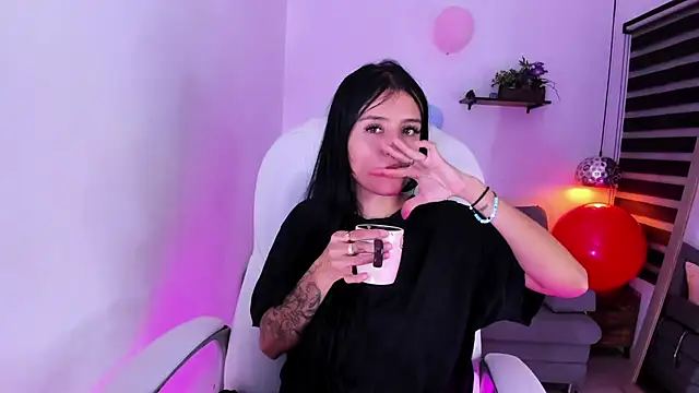 Snapshot of yenny_garcia chatting on November 2025 06:19:02 PM yenny garcia online show from November 2025 06:19:02 PM