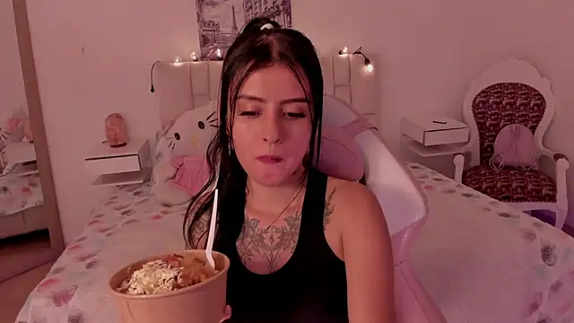 Snapshot of yenny_garcia chatting on February 2026 06:47:02 PM yenny garcia online show from February 2026 06:47:02 PM