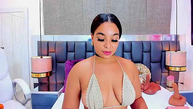 EileenBenzon online show from January 2025 04:38:01 PM