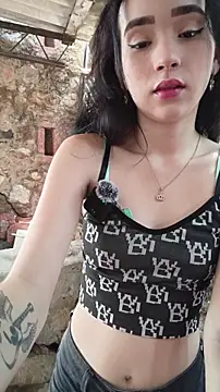 Snapshot of sweet_outdoor_charm chatting on April 2026 03:36:01 PM sweet outdoor charm online show from April 2026 03:36:01 PM