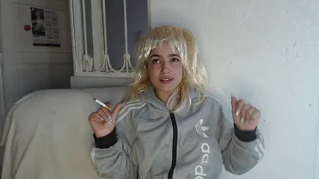 skinny sweet2411 online show from November 2025 03:12:01 PM