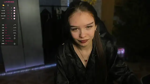 Snapshot of SweetyDeviliya chatting on December 2025 01:40:02 PM SweetyDeviliya online show from December 2025 01:40:02 PM