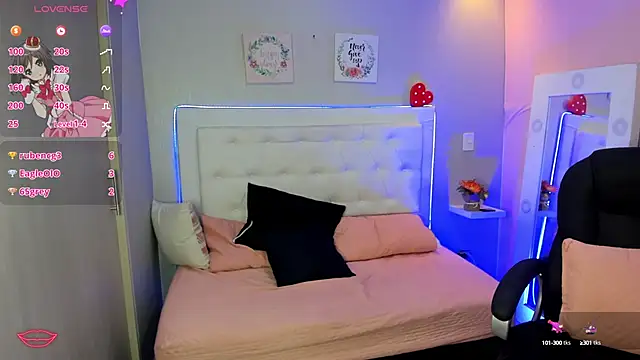 EMALINDA  HILSS online show from January 2025 04:36:01 PM