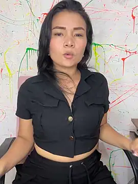 Snapshot of Rousse_blue chatting on January 2025 03:33:01 AM Rousse blue online show from January 2025 03:33:01 AM