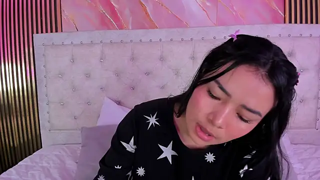 Snapshot of Rousse_blue chatting on December 2025 03:27:02 AM Rousse blue online show from December 2025 03:27:02 AM