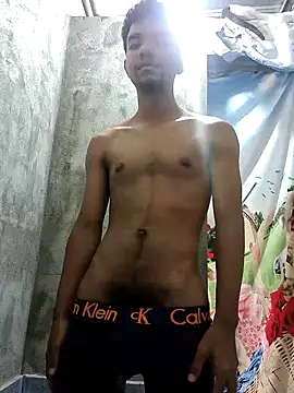 Reynold2608 online show from December 2024 04:54:01 PM