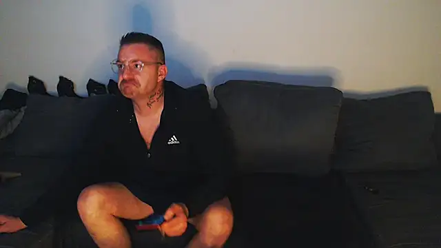 Snapshot of DevilsAngel13 chatting on February 2025 06:46:02 AM DevilsAngel13 online show from February 2025 06:46:02 AM